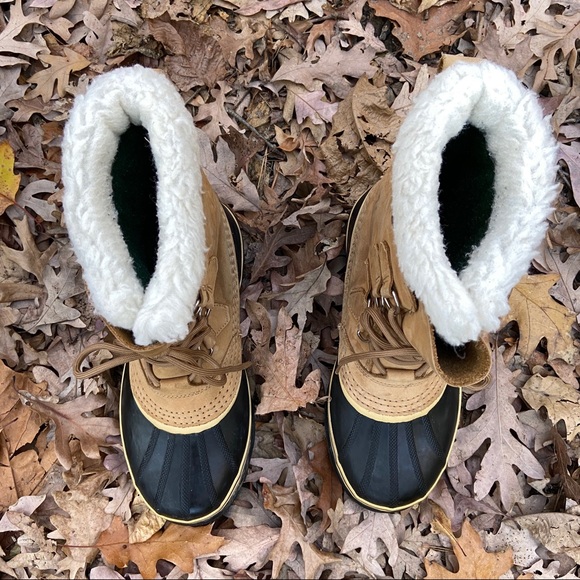 SOREL Caribou. Woman’s Size:10 water proof boot! - Picture 9 of 12